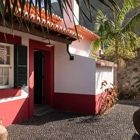 Casa Do Terreiro By An Island *
