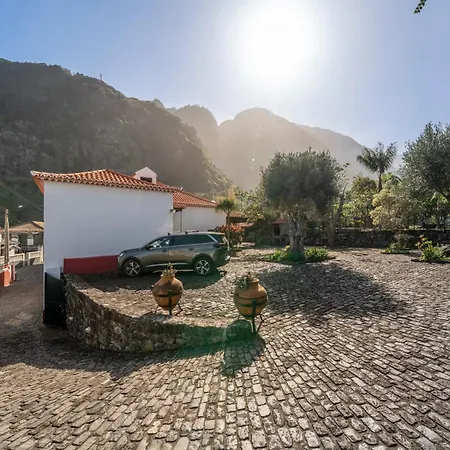 Casa Do Terreiro By An Island Sao Vicente (Madeira)
